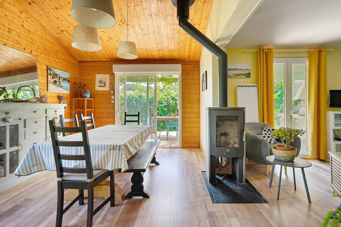 Casa vacacional 'La Maison De Pascale - Royan' con terraza, jardín privado y Wi-Fi in Royan, Côte de Beauté