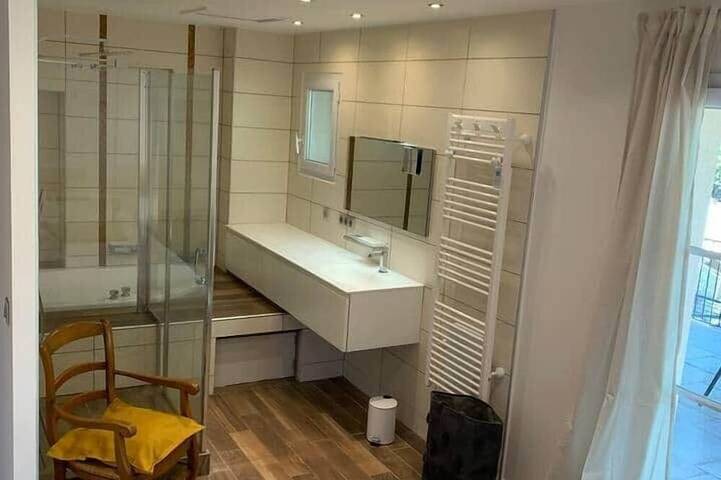 Location de vacances pour 12 personnes, avec balcon à Cabrières-d'Aigues - 4