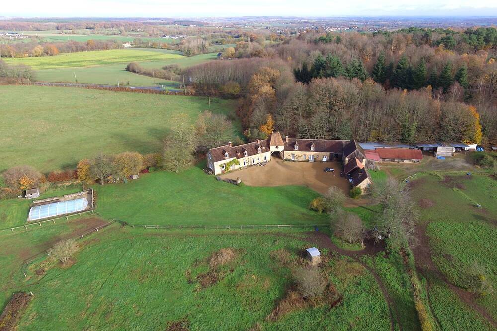 Charming house in the middle of greenery in Domfront-en-Champagne, Sarthe