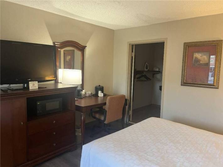 Entire apartment, Cozy 1 Queen Bed|Fridge|Free Wifi in Aquia Harbour, Northern Virginia