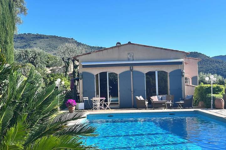 Location de vacances pour 8 personnes, avec jardin à Falicon