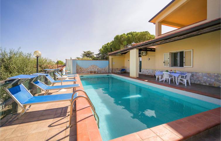 Poolside Terrace with AC: 2km to Beach in Trabia, Palermo Province