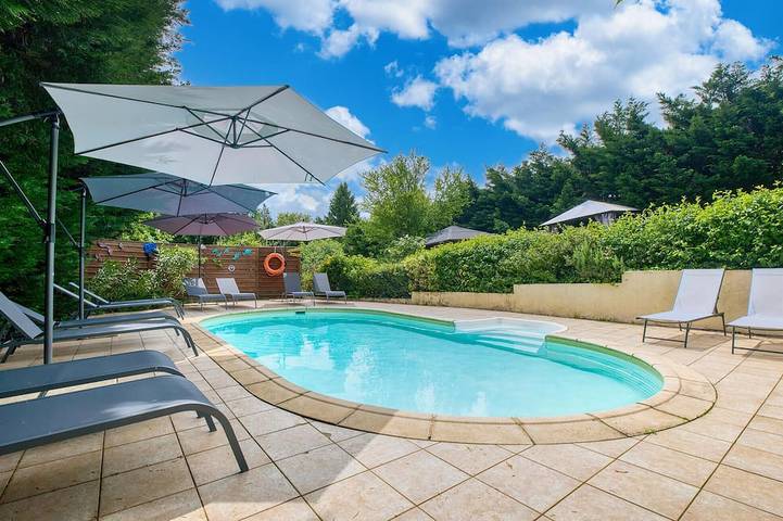 Ferme pour 2 personnes, avec terrasse à Sarlat-la-Canéda