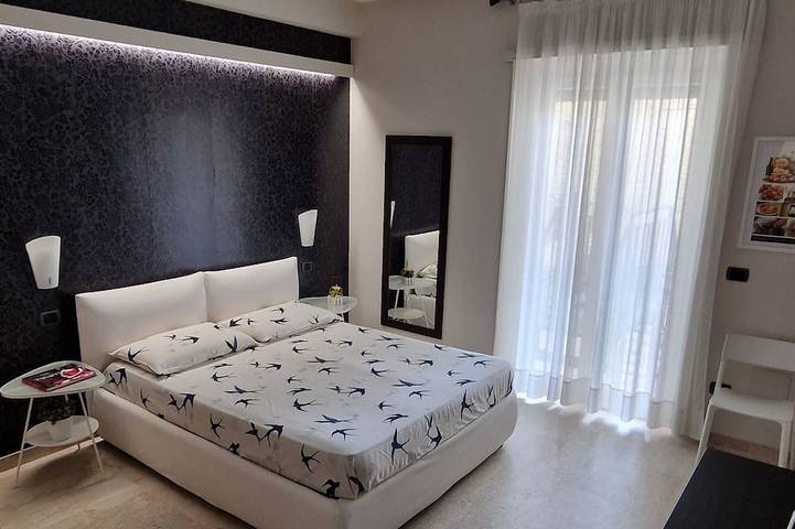 Entire apartment, Alice's House - Lecce Centro - parking and internet wi-fi in Lecce, Lecce Province