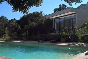 Location de vacances pour 12 personnes, avec jardin à Assas (Hérault)