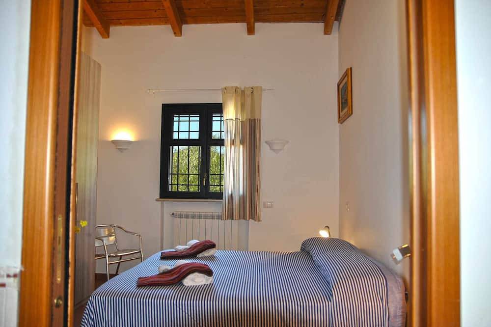 Red Roses ground floor flat in villa in Itri, Provincia de Latina