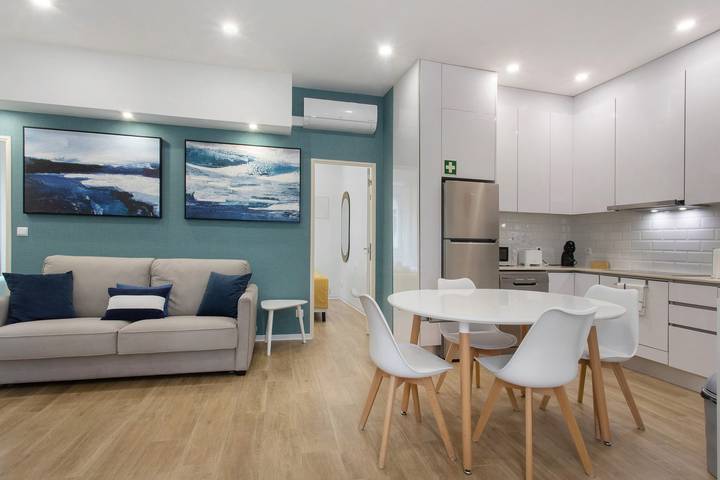 Apartamento entero, Apartamento "Casa Ribeiro - Maresia" con Wi-Fi y aire acondicionado in Praia da Nazaré, Nazaré