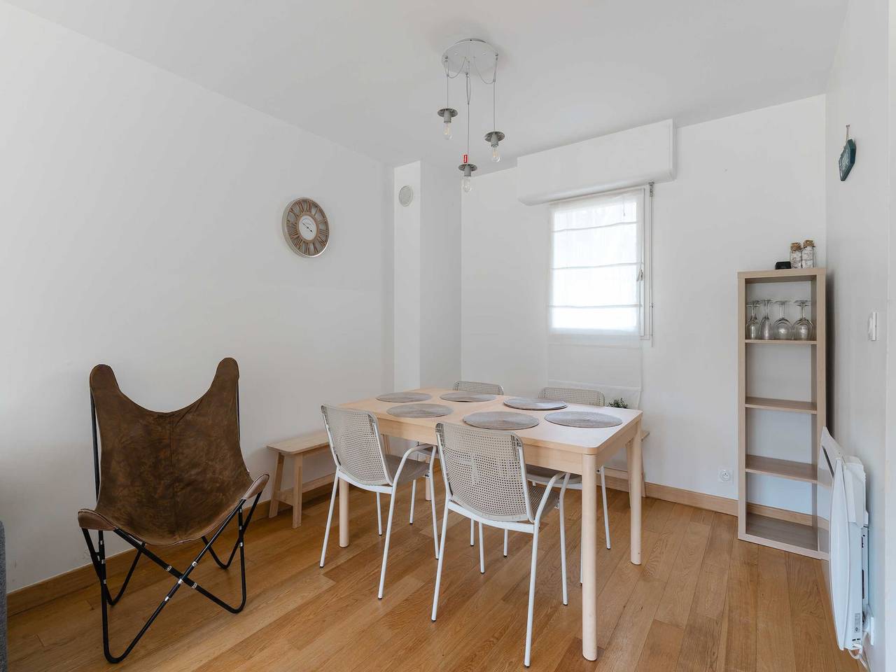 Entire apartment, 3 bedroom apartment with garden and swimming pool in Deauville, Lisieux region