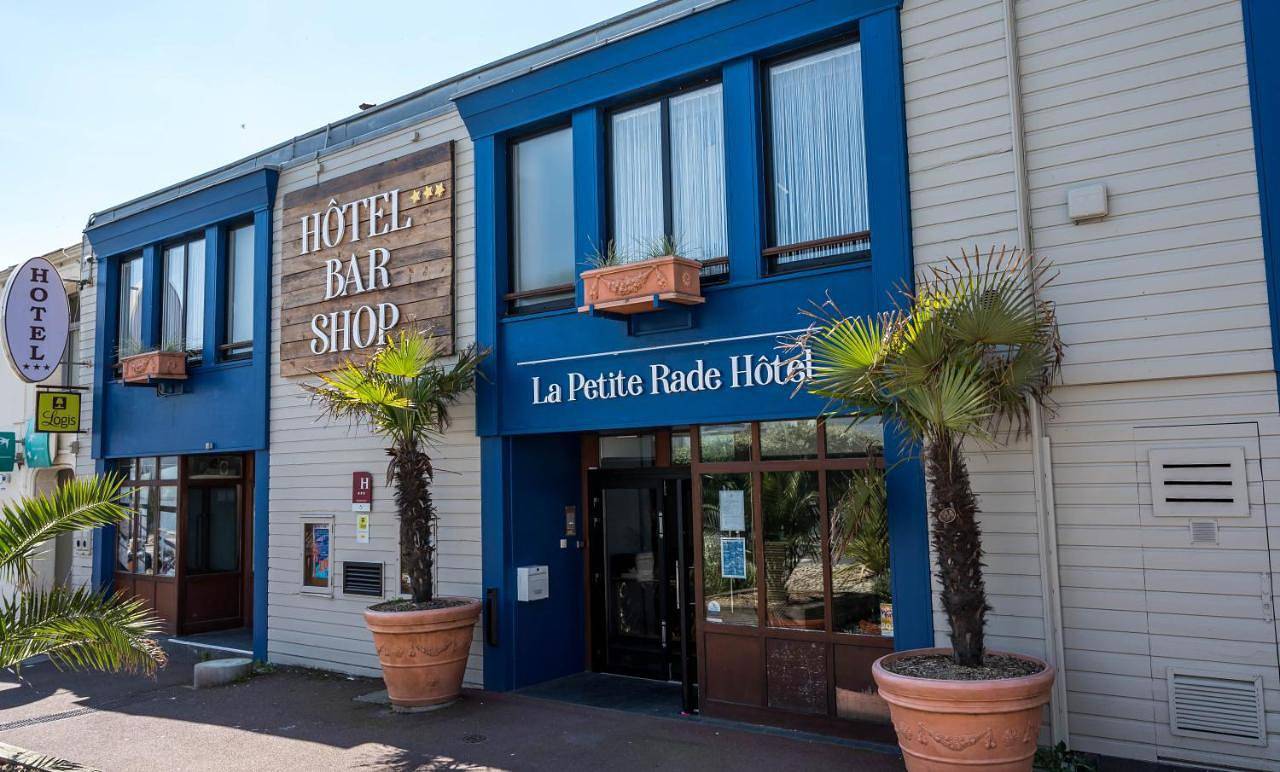 Logis Hotel - La Petite Rade in Saint-Martin-du-Littoral, Région du Havre