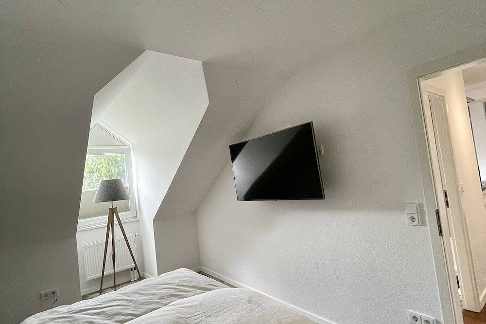Ganze Wohnung, Luxuriöse Ferienwohnung (55 qm) mit Südbalkon und Bio-Ethanol-Wandkamin in Bad Alexandersbad, Landkreis Wunsiedel im Fichtelgebirge