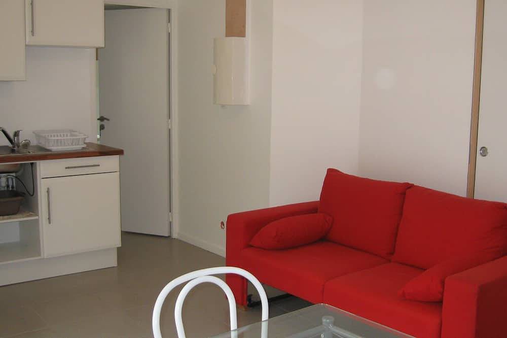 Appartement entier, Appartement de 60m2 ,terrasse,jardin au rdc d'une longère rénovée,internet in Arradon, Côte des Mégalithes
