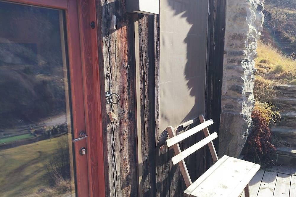 De Schoff, tiny walser cabin with breathtaking views in Alagna Valsesia, Wallisian Alps