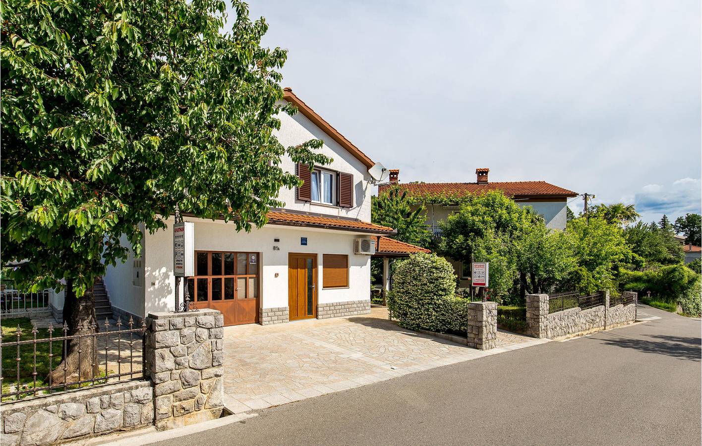 Ganze Ferienwohnung, Gemütliche Ferienwohnung mit WLAN, Terrasse und Parkplatz in Küstennähe in Općina Matulji, Opatija Riviera