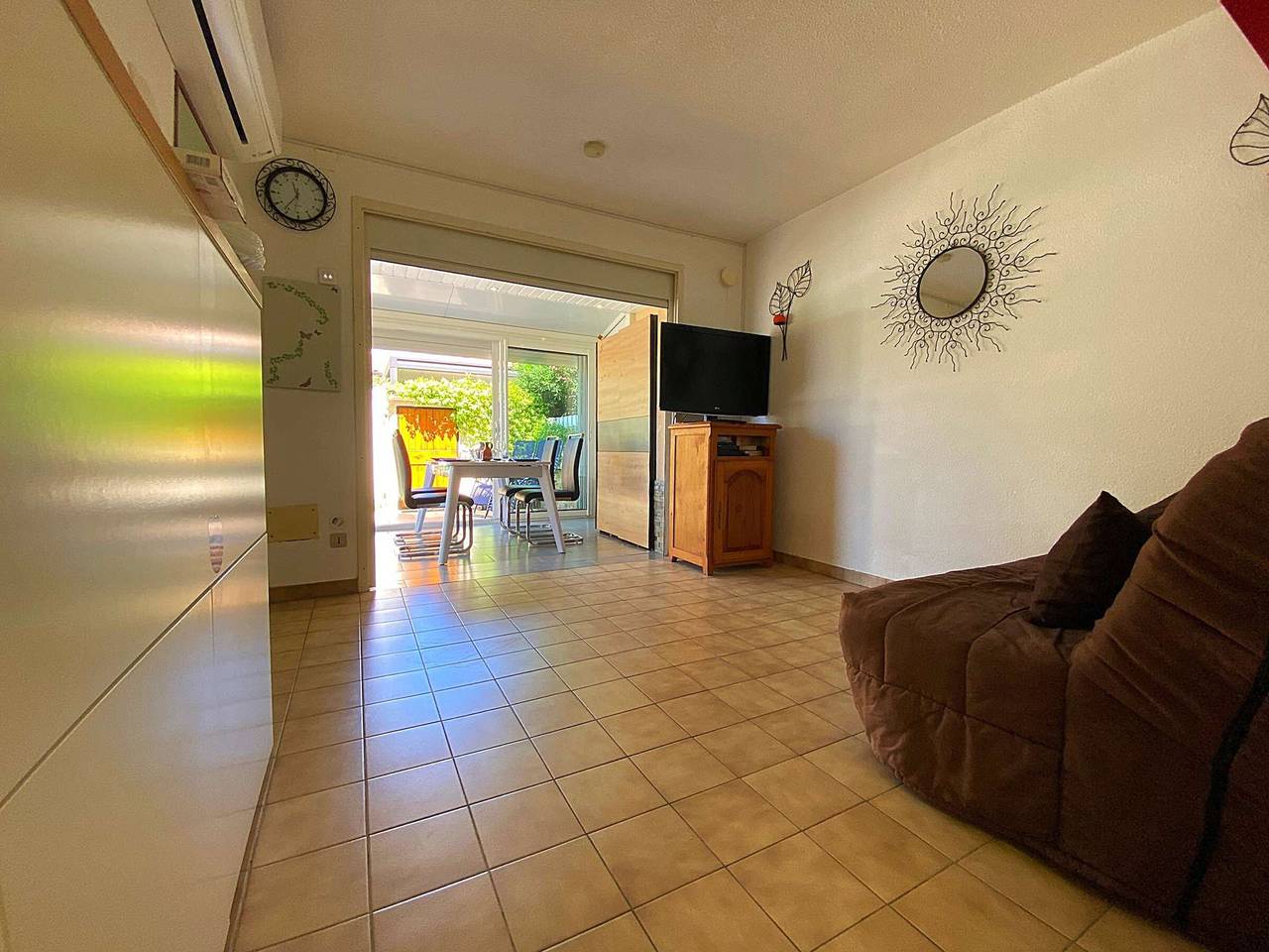 Gemütliches Ferienhaus für 4 Personen, klimatisiert, 900m vom Meer, Terrasse, Parkplatz, tierfreundlich in Gruissan (Ville), Gruissan