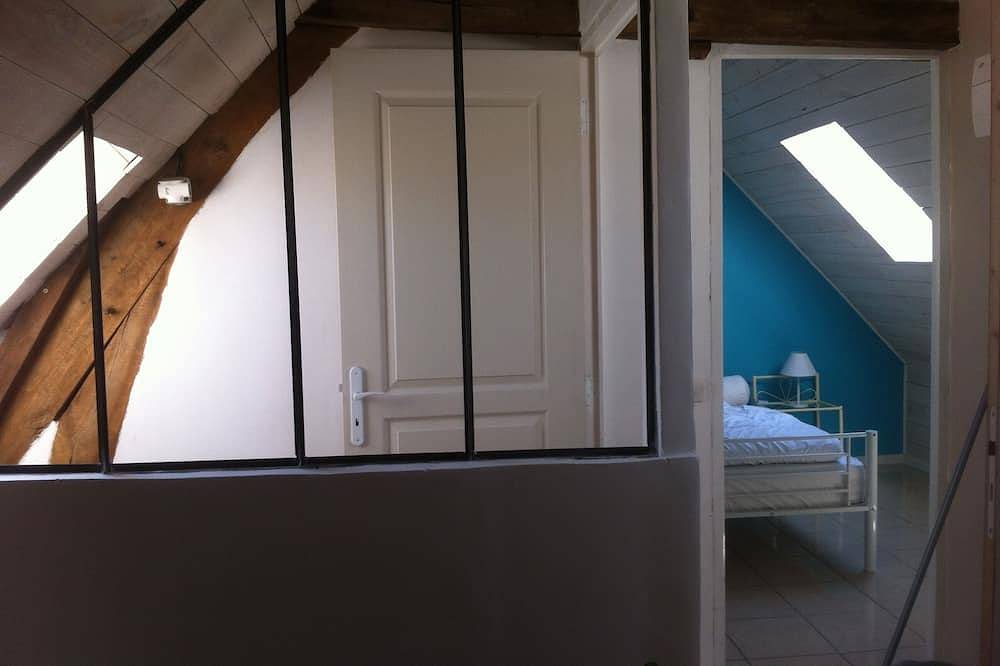 Charming cottage near Fontainebleau, near rock climbing and hiking sites in Larchant, Parc naturel régional du Gâtinais français