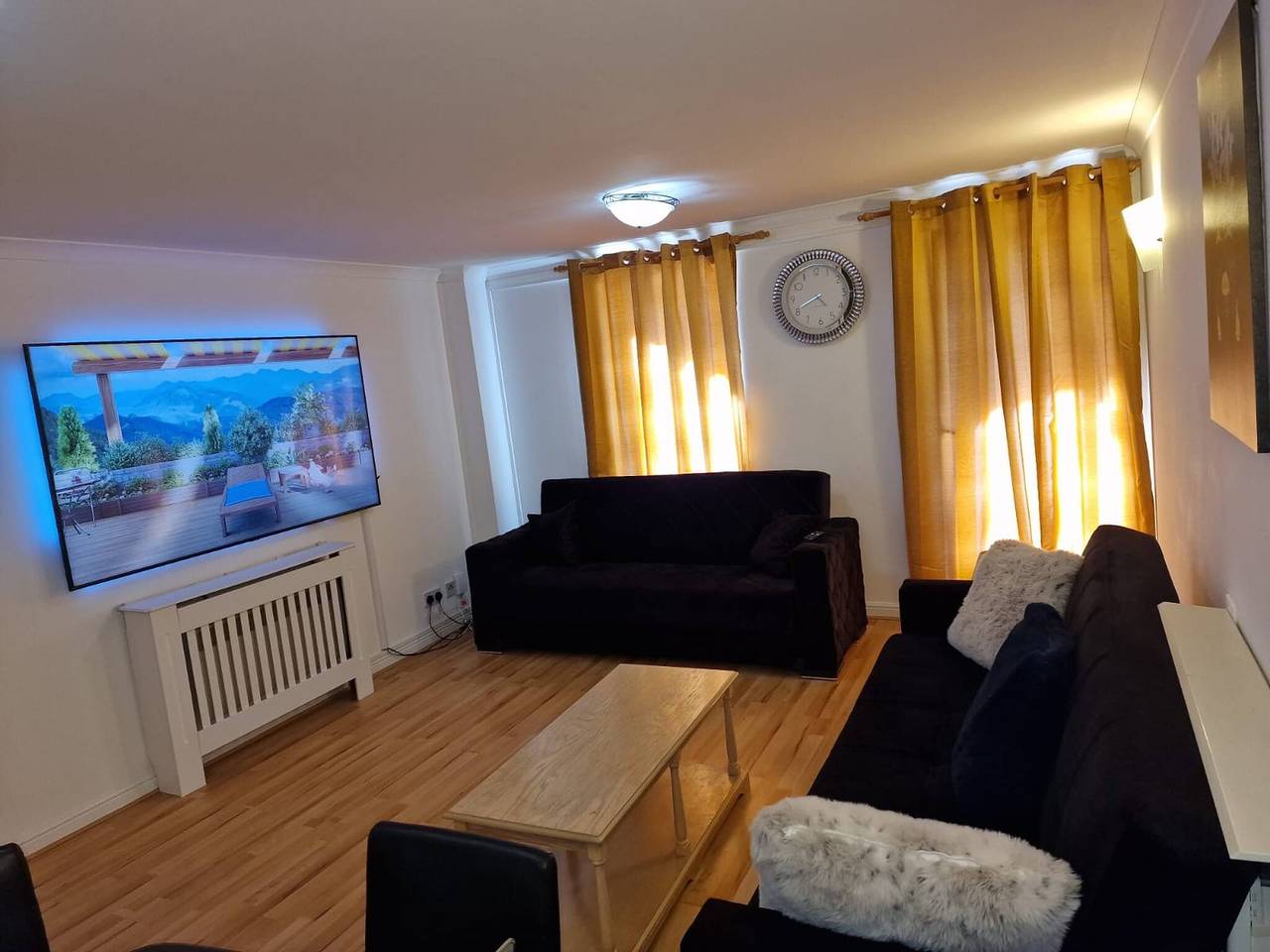 Ganze Wohnung, Charmantes Apartment mit 3 Schlafzimmern im Zentrum von London in Tower Hamlets, London