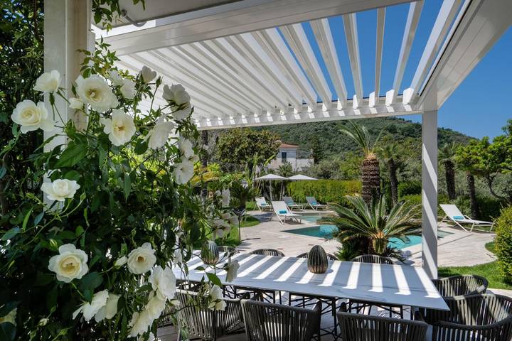 Casa vacanza per 10 persone, con balcone e giardino, adatto a famiglie con bambini a Vico Equense