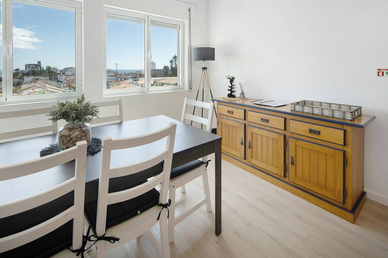 Appartement entier, Appartement « Ocean City View Loft » avec vue sur mer, balcon et Wi-Fi in São Miguel Island, Ponta Delgada