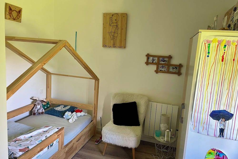Renovated farmhouse located in the countryside, semi-detached, not overlooked. in Choisy, Región de Annecy