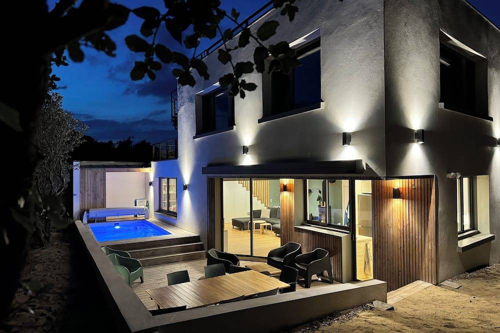 Superbe villa 14p avec piscine, rooftop vue sur mer et accès immédiat à la plage in La Tranche-sur-Mer, Vendée
