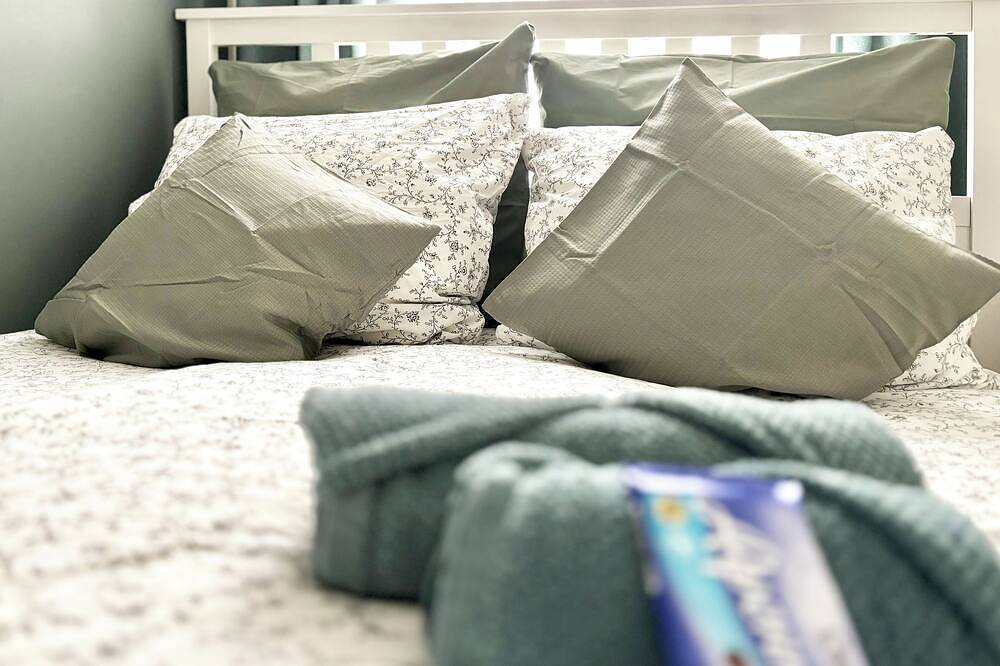 Ganze Wohnung, Cozee - Spacious Apt. With Netflix in Kaiserslautern, Saar-Nahe-Bergland