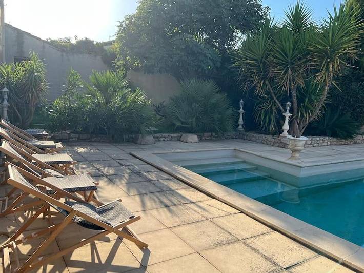 Location de vacances pour 22 personnes, avec jardin ainsi que terrasse et piscine à Châteauneuf-de-Gadagne - 3