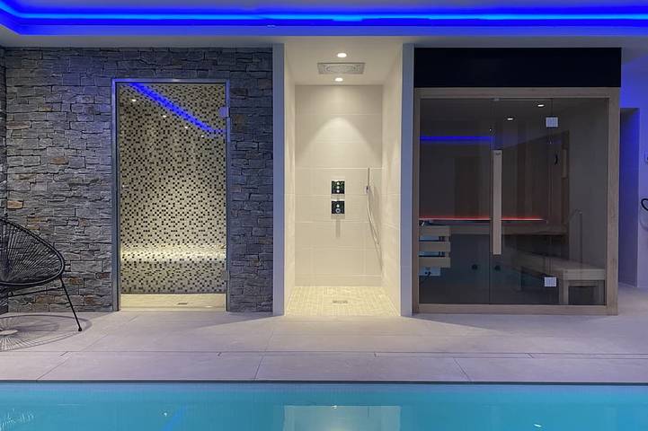 Maison de vacances pour 6 personnes, avec sauna ainsi que jardin et jacuzzi à Combrit