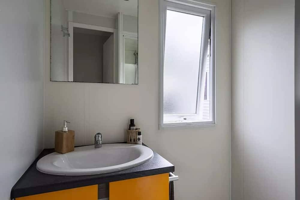 Mobil Home Confort 3 Pièces 4/5 Personnes + Tv in Lannion, Ceinture Dorée