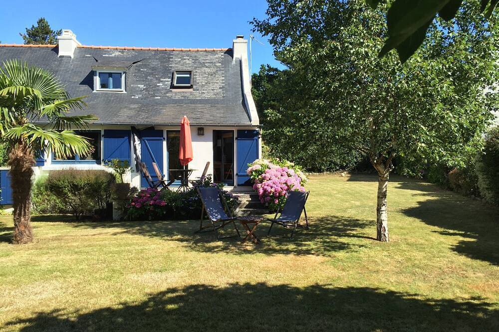 La cabaña del pescador vieja con hermoso jardín 150 m de las playas de Concarneau in Le Cabellou, Concarneau