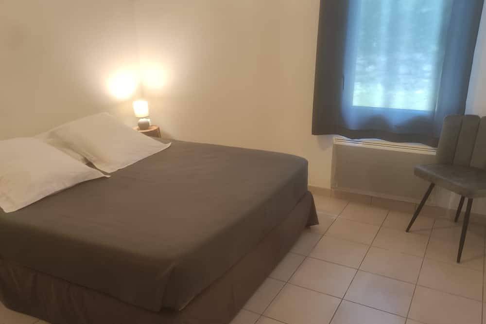 House with swimming pool for rent from Sunday to Sunday in Labeaume, Ardèche
