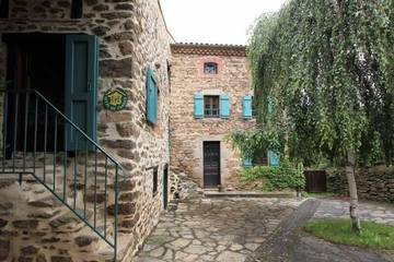 Gîte pour 10 personnes, avec jardin à Villeneuve-d'Allier