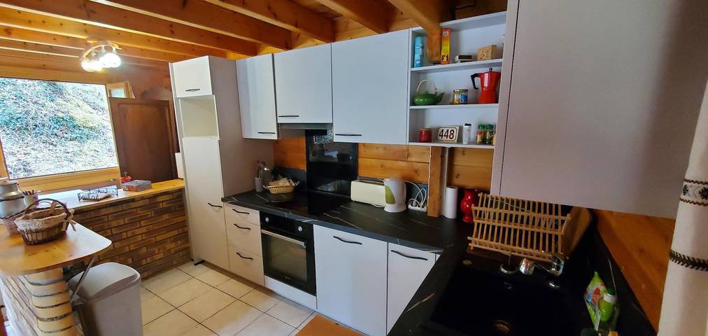 Location de vacances pour 5 personnes, avec terrasse et jardin à Murol - 2
