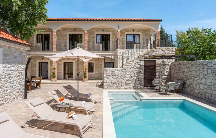 Villa pour 8 personnes, avec sauna et piscine à Turanj - 2