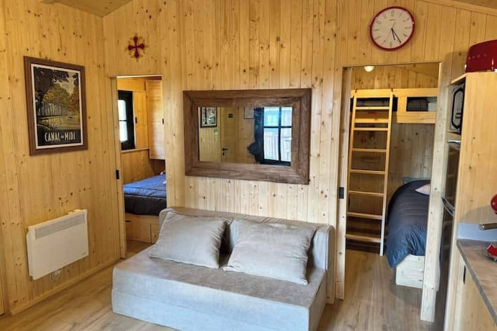 Comfortable wooden cabins for rent (heating & air-conditioning). in Clermont-l'Hérault, Lodève region