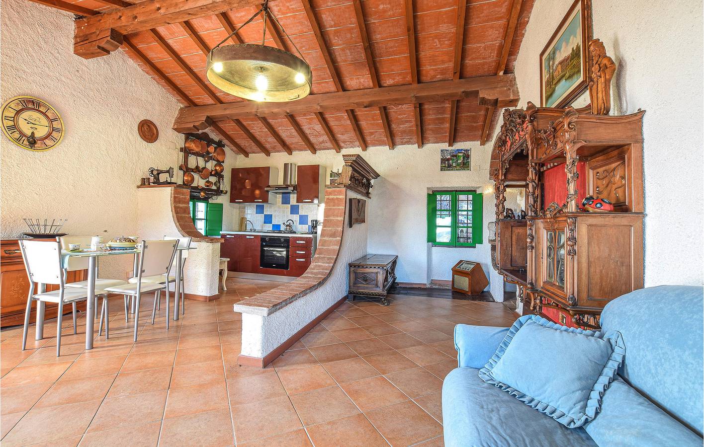 Apartamento con vistas al mar, aparcamiento, piscina y jardín in Greppolungo, Camaiore