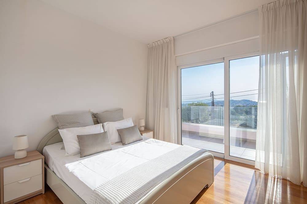 Athens Riviera/ Panoramic Villa I Lagonissi/Peaceful/Sea View/Beaches in Kalyvia Thorikou, East coast of the Attika region