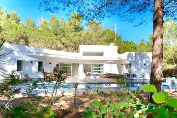 Villa in Santa Eulària des Riu, East Ibiza für 12 