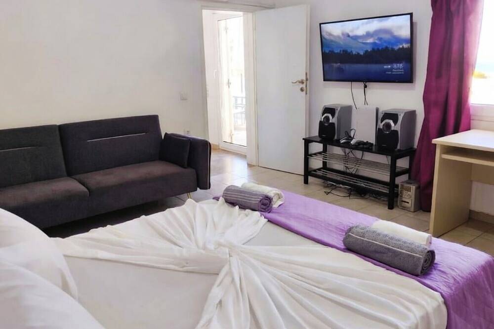 Villa Hermes/ Seaview / 7 min from the beach! in Voula, Regionalbezirk Ostattika