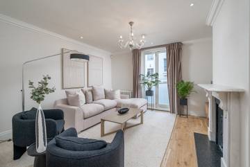 Vacation Rental for 6 Guests in London, South East England, Picture 2