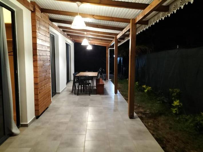 Location de vacances pour 6 personnes, avec terrasse ainsi que piscine et vue dans Saint-Louis (Marie-Galante) - 2