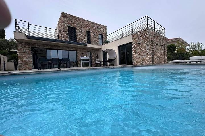 Villa pour 10 personnes, avec terrasse et jardin dans Saint-Aygulf