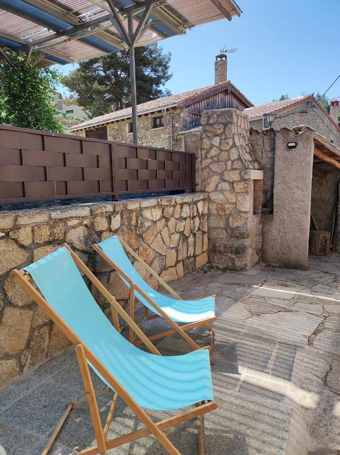 Casa rural para 4 personas, con Balcón y Terraza además de Jardín y Vistas en Hoyos del Espino - 3