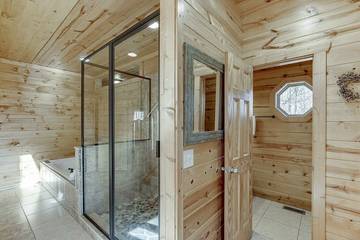 Log Cabin for 9 Guests in Chattahoochee National Forest, White County, Picture 1