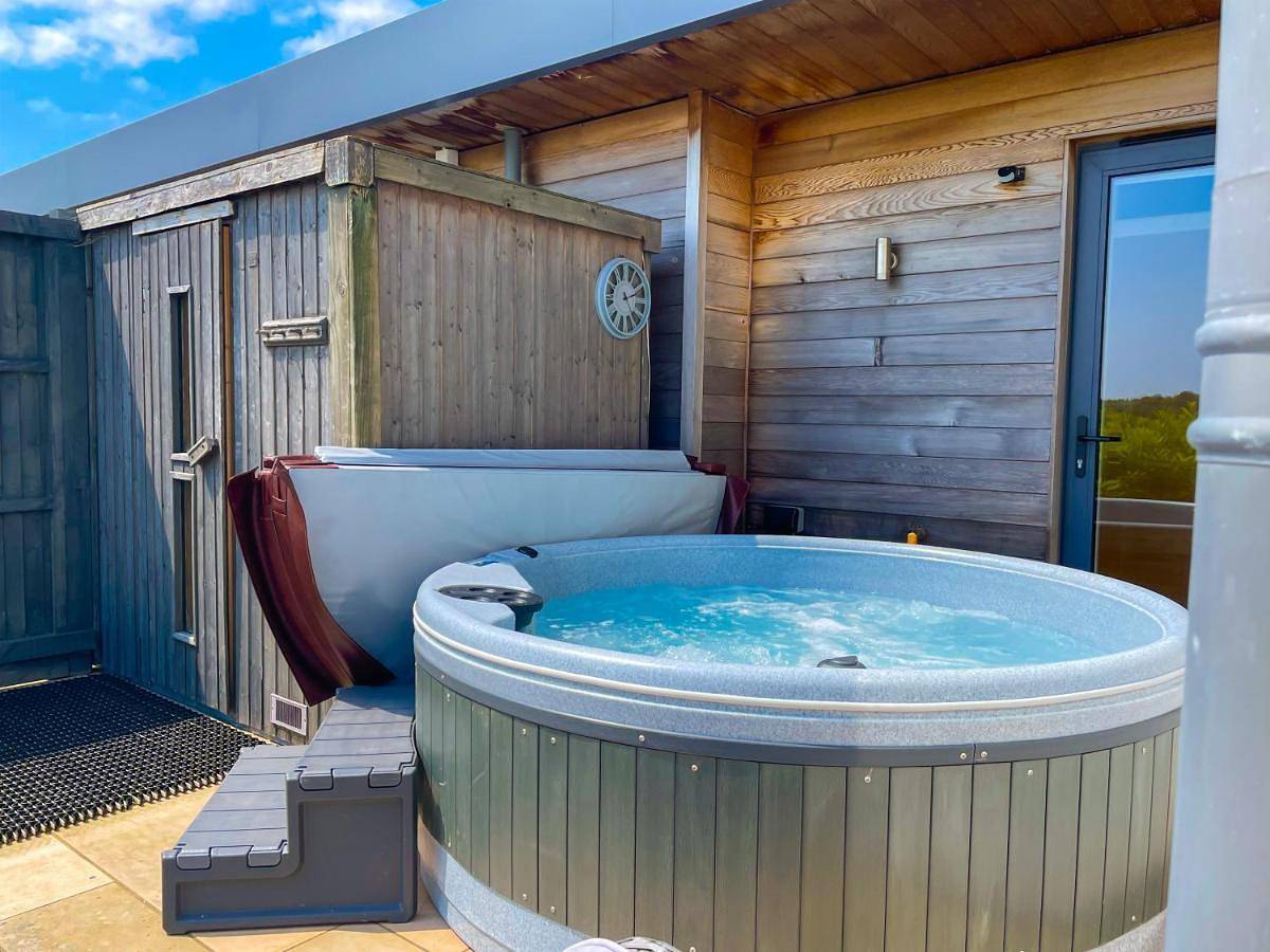 The Retreat, Sauna & Hot Tub, Charming & Cosy Gem in Dorset