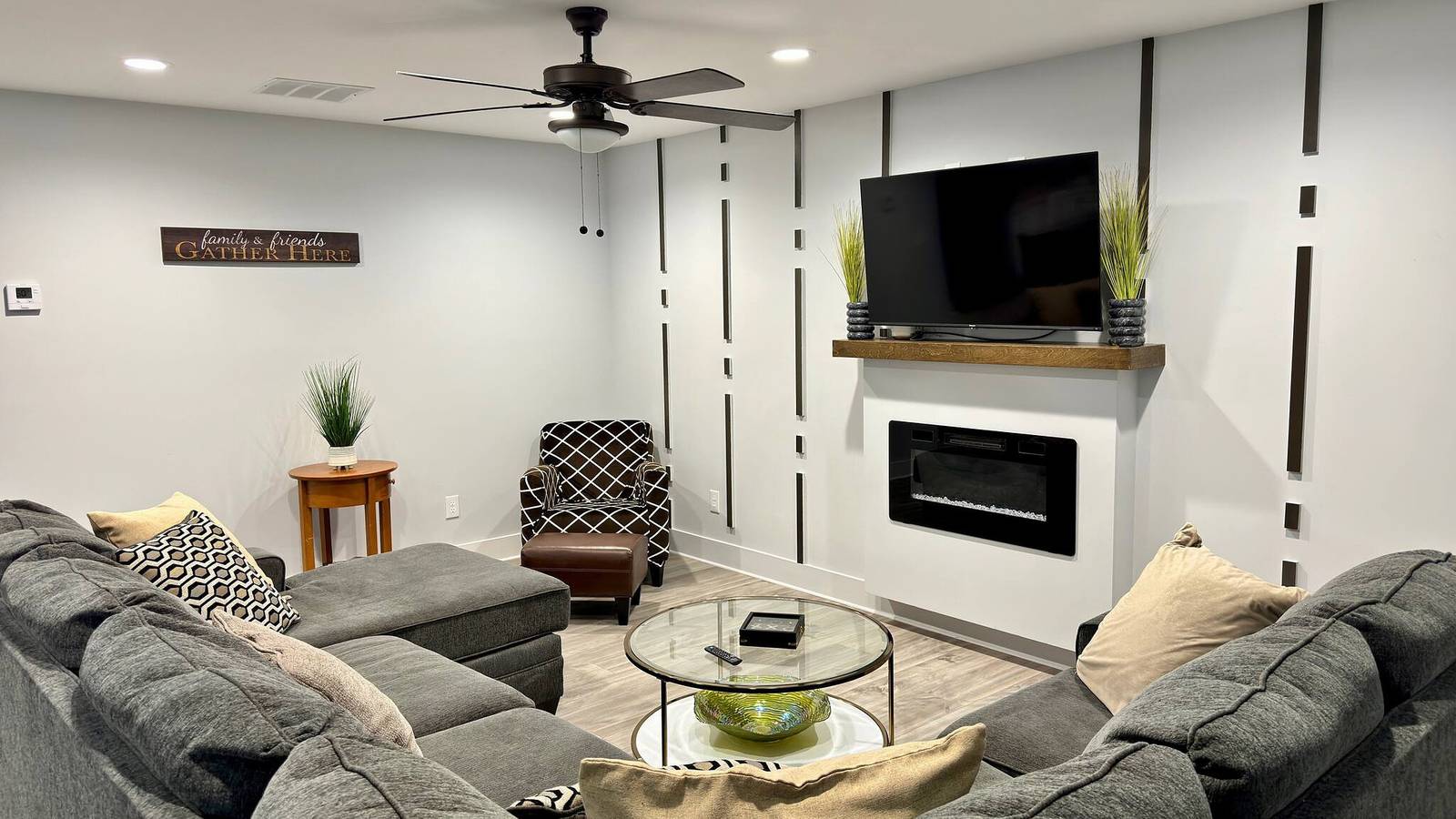 Snellville Retreat - Moderna casa con 4 camere da letto per 10 persone in Contea di Gwinnett