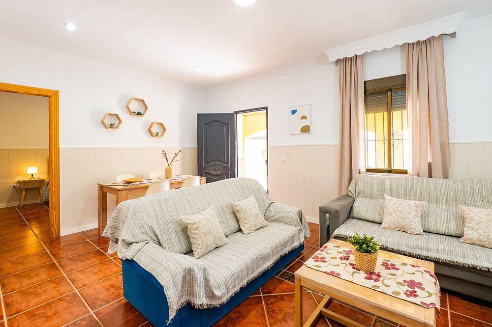 Cubo's Finca Megan / privater Pool / kostenloses Wlan / Klimaanlage in Alhaurín de la Torre, Costa del Sol