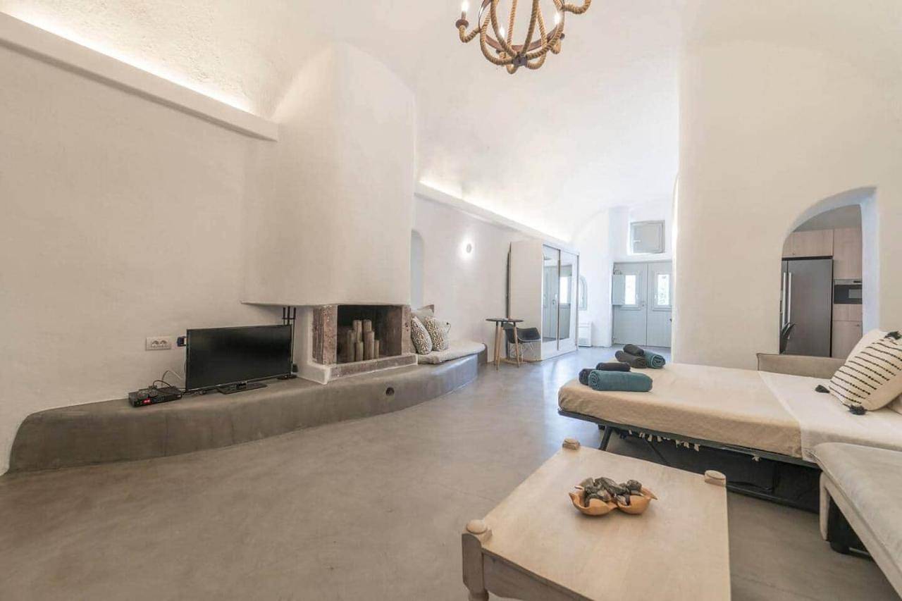 Villa Luxl in Mesaria, Santorini