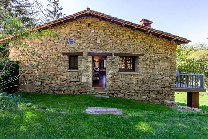 Casa de vacaciones para 6 personas, con jardín y vistas, Se admiten mascotas en Ripollès - 2