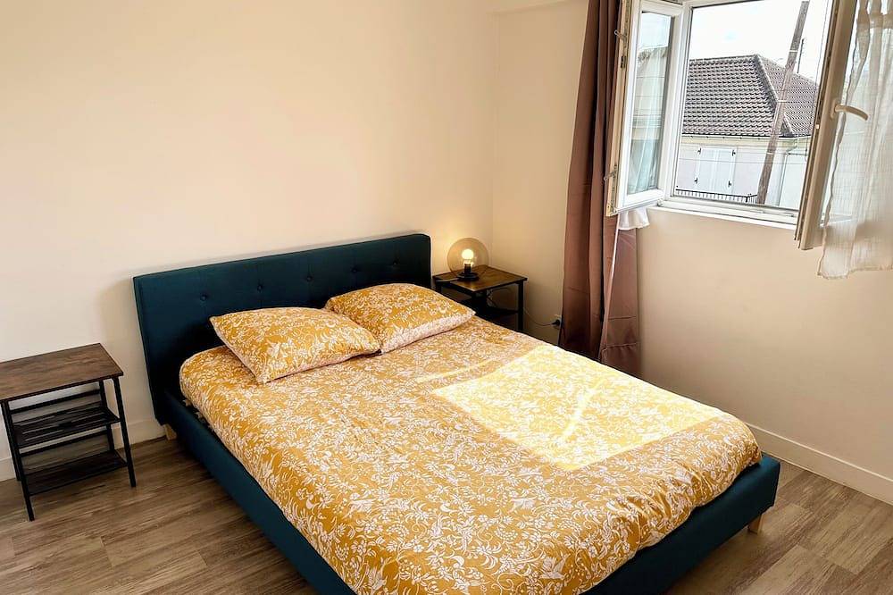 Entire apartment, Quiet apartment 20' from Paris and 7' from the airport in Savigny-sur-Orge, Essonne