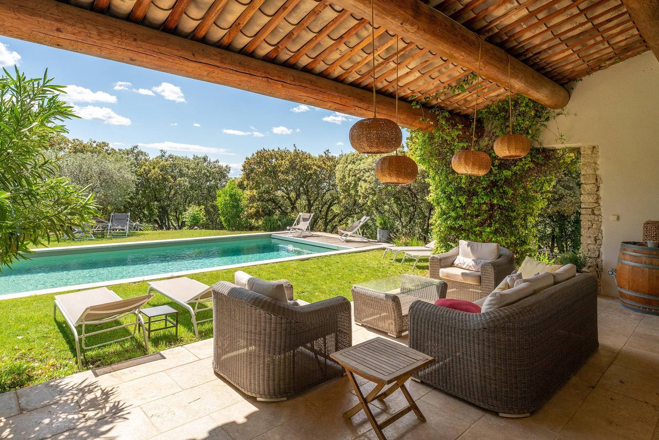 Villa 'Les Terrasses De Gordes' with Private Pool, Private Terrace and Wi-Fi in Gordes, Parc naturel régional du Luberon